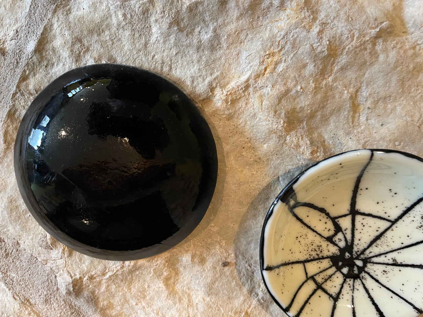 5.5" Fused glass Black/White bowls two-piece set
