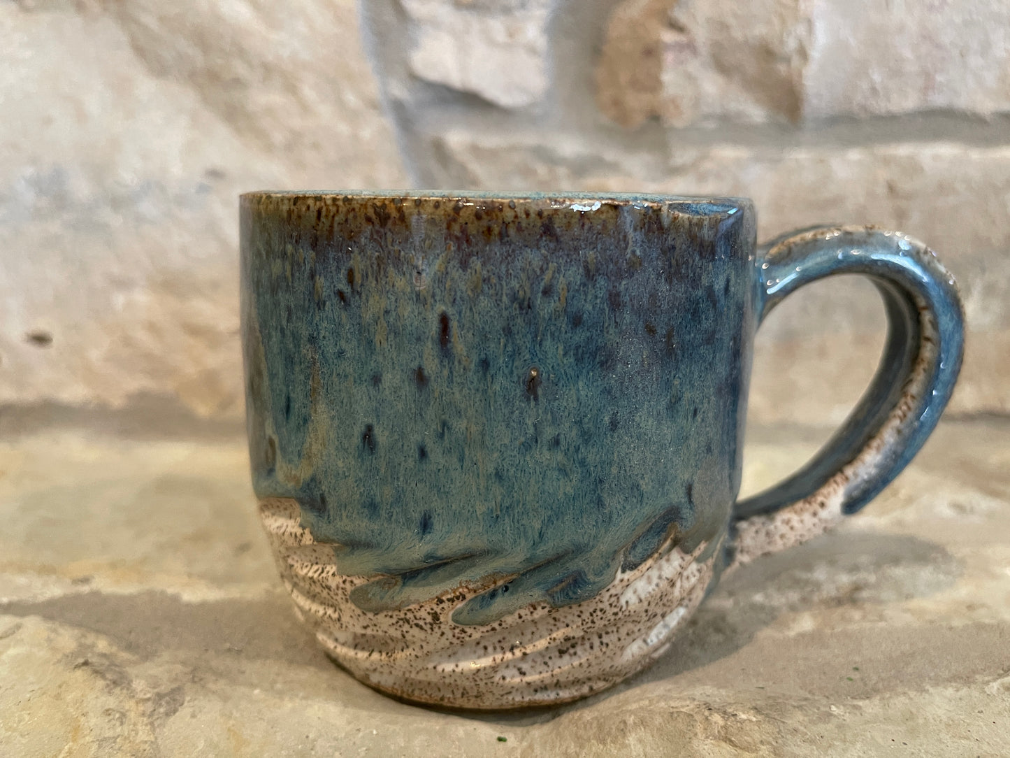Stoneware coffee mug shades of blue P1001